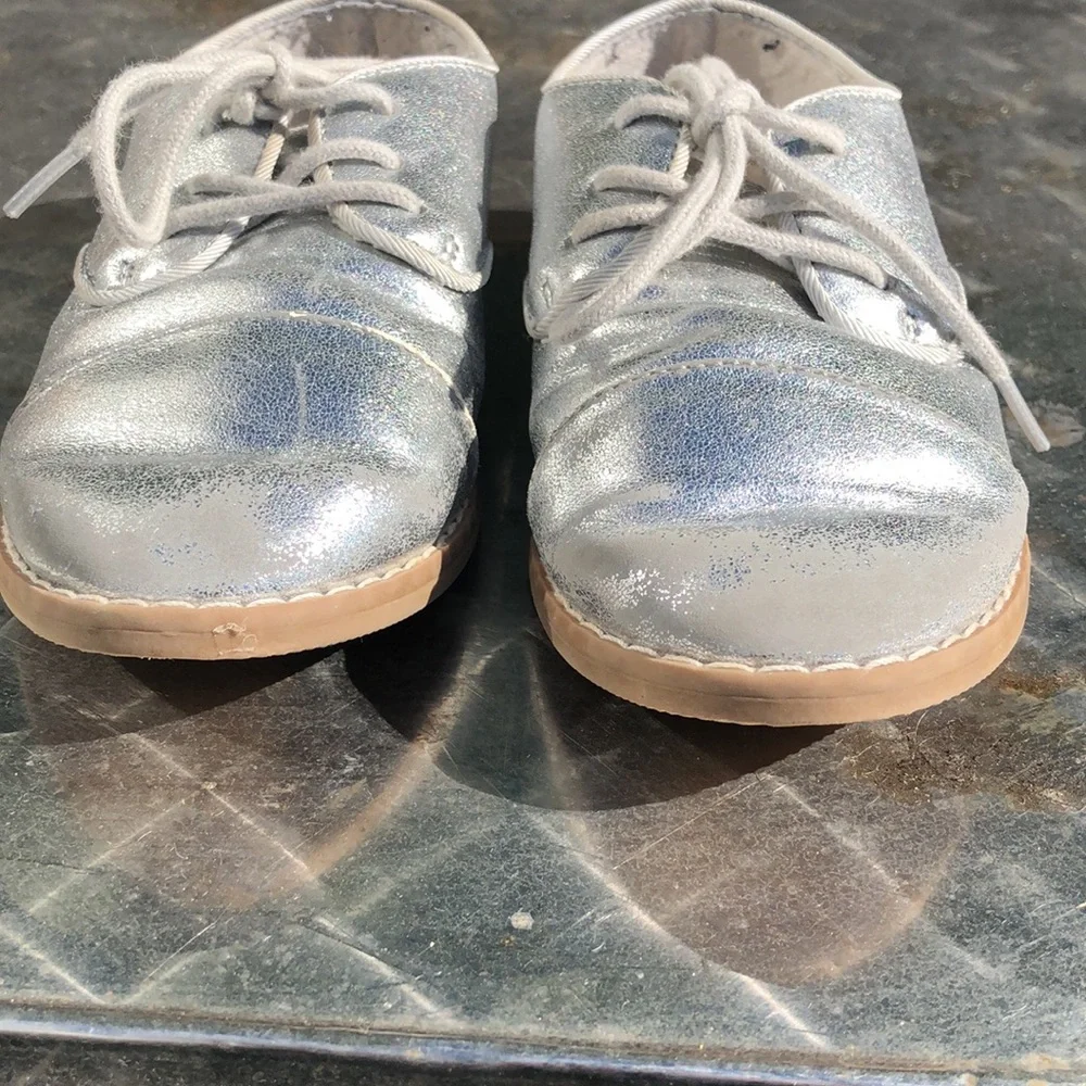 Gap silver Oxfords sz 10